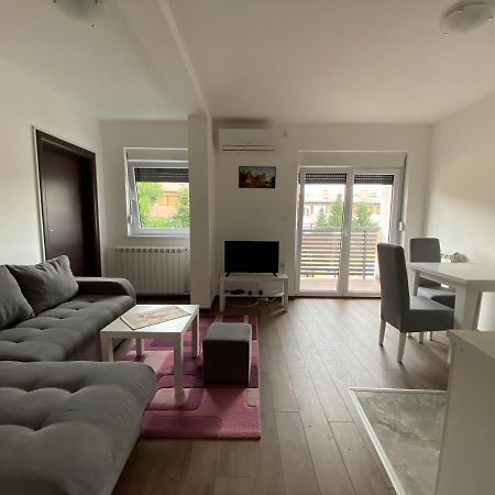 Dom Apartmani Κραγκούγιεβατς Εξωτερικό φωτογραφία